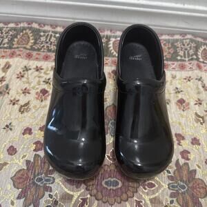 DANSKO women Size 6 Or 36 Black Leather PROFESSIONAL Clogs Wore Once